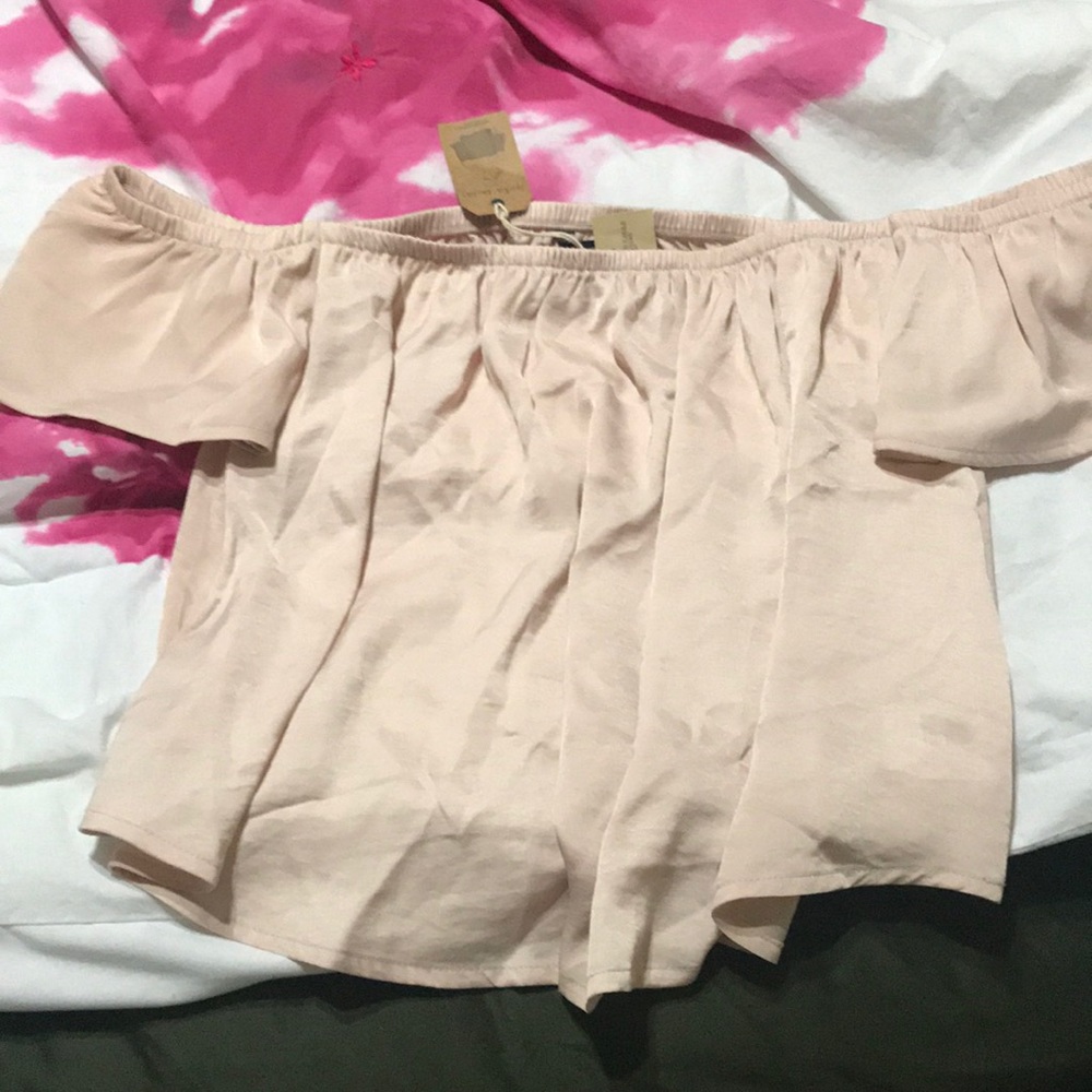 NEVER WORN! American Eagle pink off the shoulder